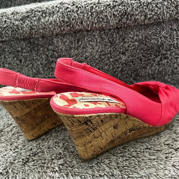 AMERICAN EAGLE WEDGE SHOES IN EXCELLENT CONDITION! - Picture 2 of 4